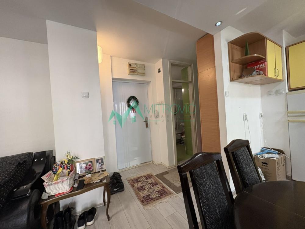 Slika 3 - Novo Naselje, 43m2. Jednoiposoban stan! 