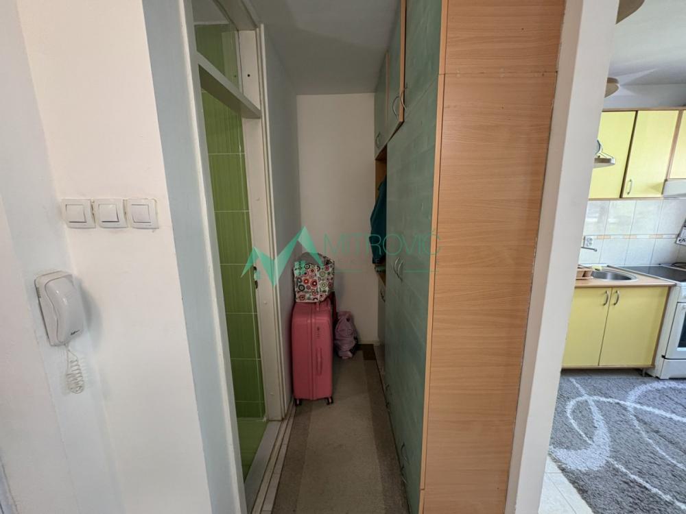 Slika 10 - Novo Naselje, 43m2. Jednoiposoban stan! 