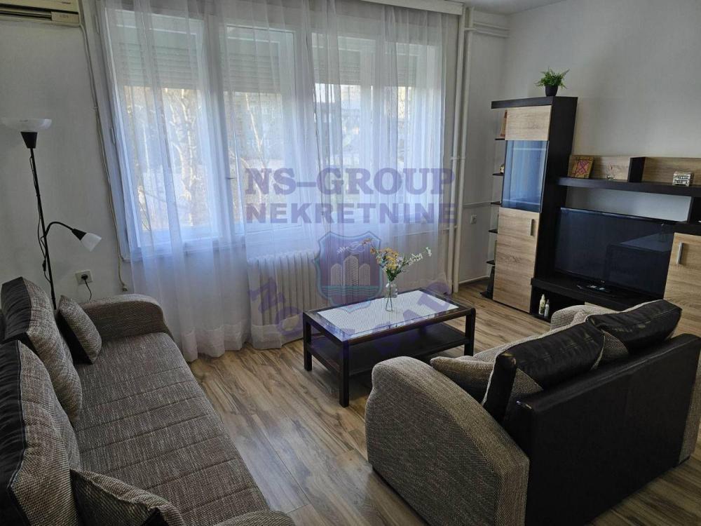 Glavna slika -Trosoban stan na odličnoj lokaciji