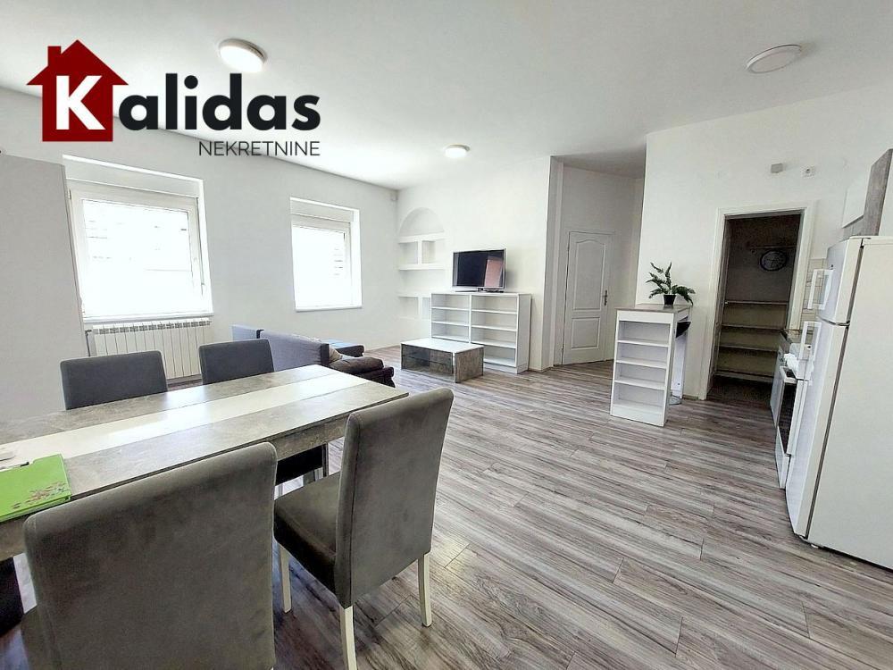 Glavna slika -Stan,NOVI SAD,BULEVAR,kv: 71, € 204750, ID: 1008690