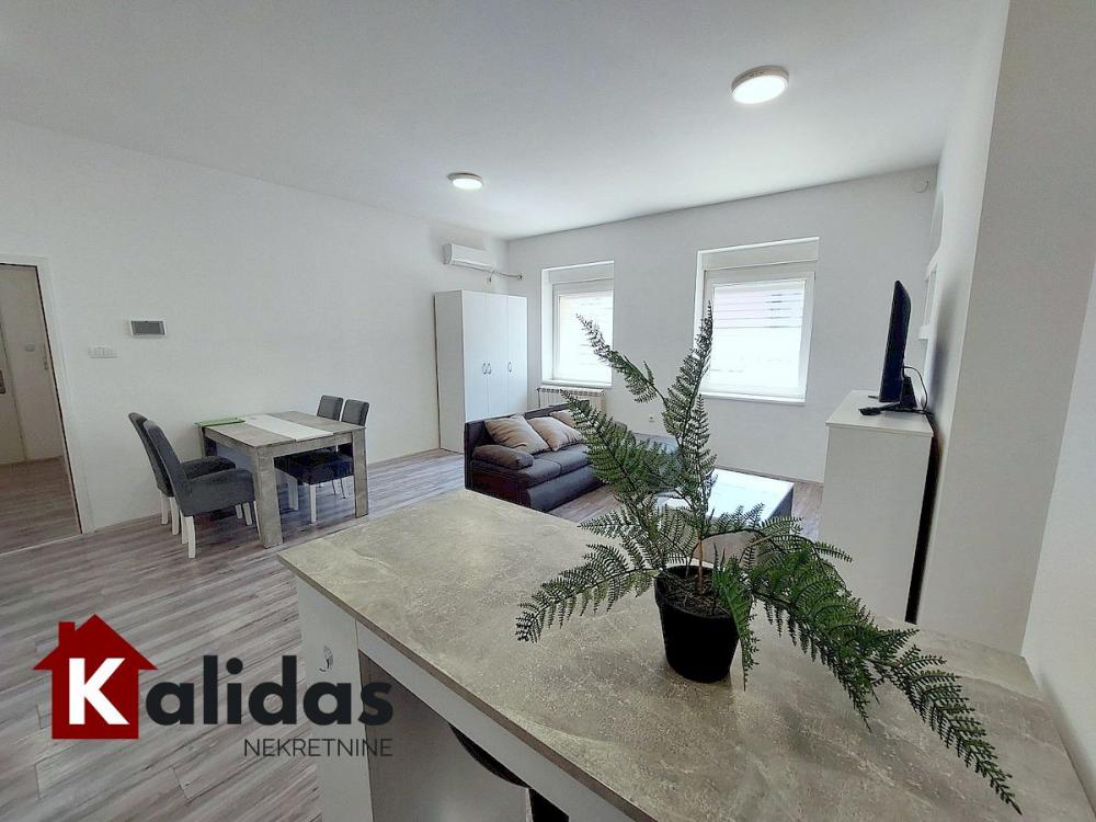 Slika 1 - Stan,NOVI SAD,BULEVAR,kv: 71, € 204750, ID: 1008690