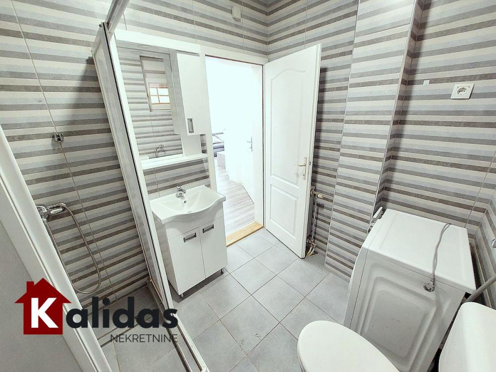 Slika 10 - Stan,NOVI SAD,BULEVAR,kv: 71, € 204750, ID: 1008690