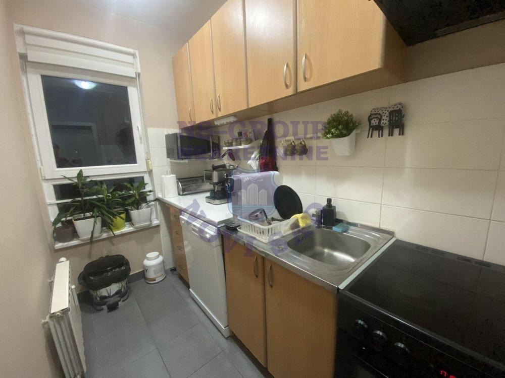 Slika 3 - Trosoban, 98m2, Jugovićevo Novi Sad, sa terasom, ima lift