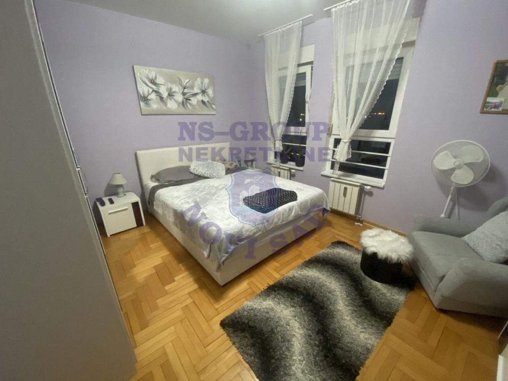 Slika 4 - Trosoban, 98m2, Jugovićevo Novi Sad, sa terasom, ima lift