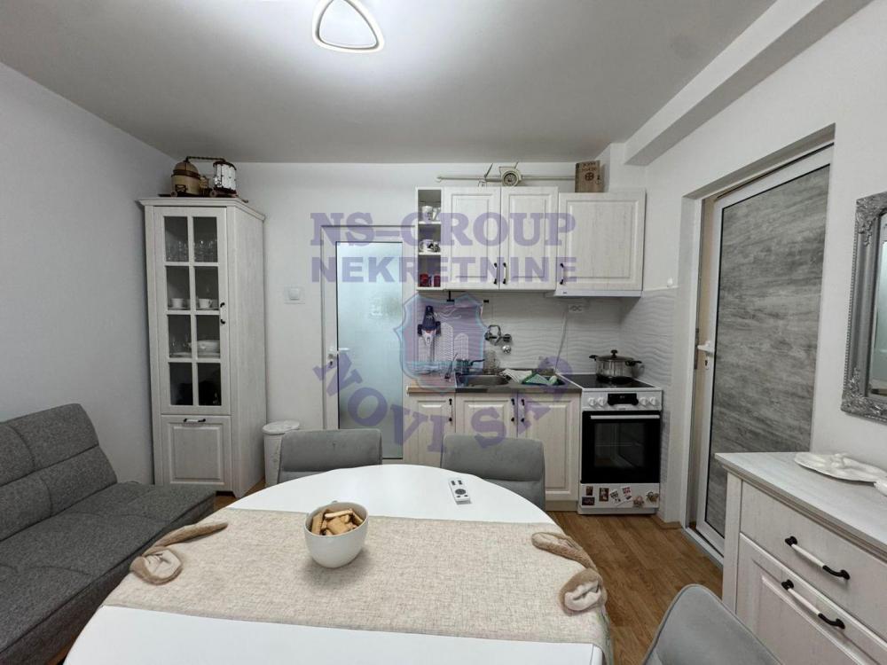 Slika 3 - Prelep stan na Detelinari!