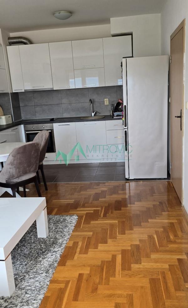 Slika 2 - NOVI SAD, BULEVAR PATRIJARHA PAVLA 