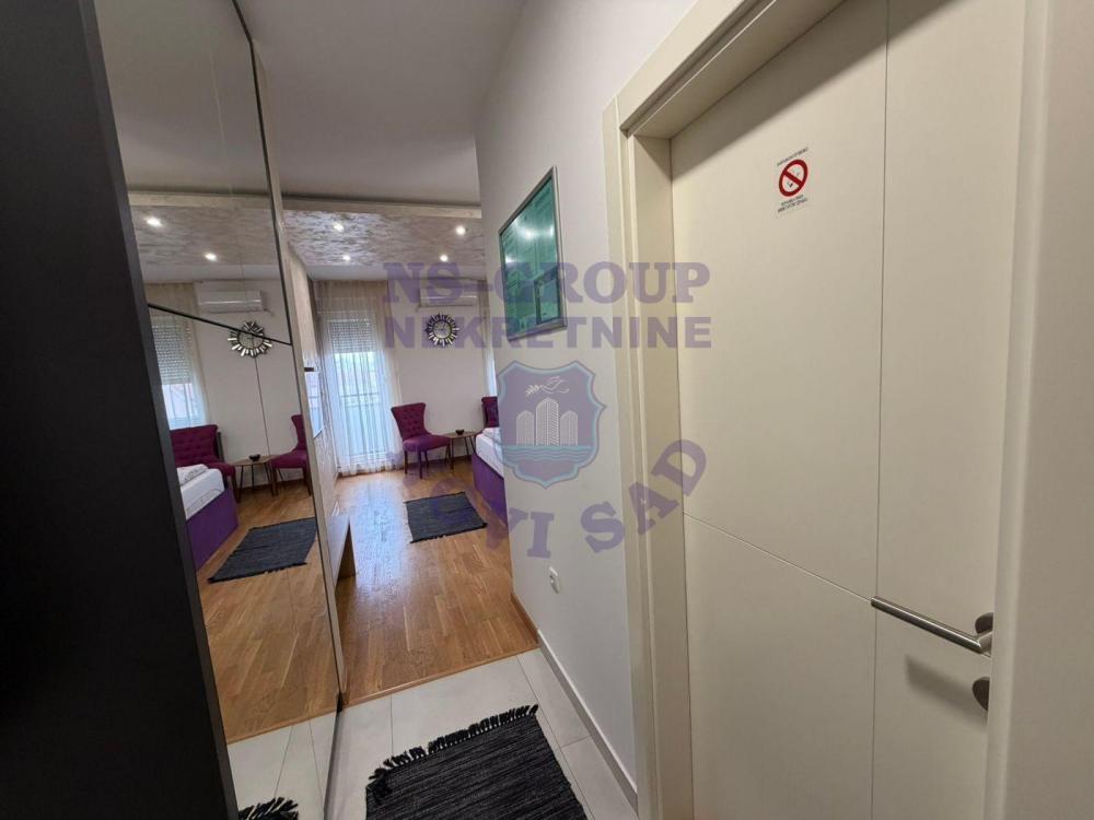 Slika 9 - Jednosoban, 28m2, Socijalno Novi Sad, sa terasom, ima lift