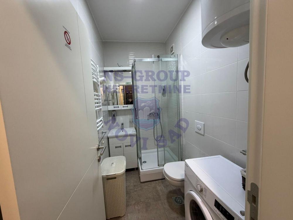 Slika 11 - Jednosoban, 28m2, Socijalno Novi Sad, sa terasom, ima lift