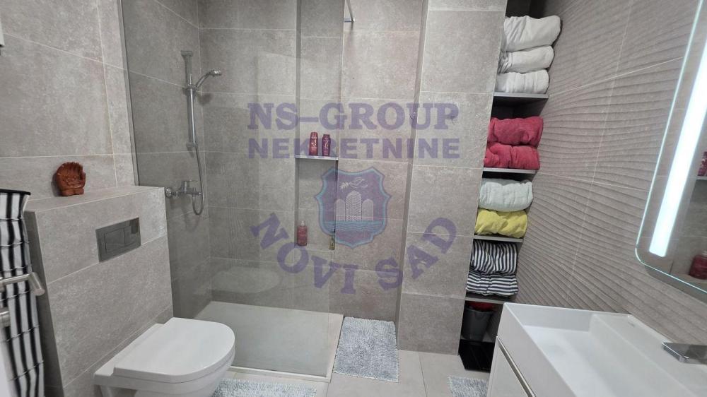 Slika 1 - Odličan četvorosoban stan na potezu Cara Dušana 