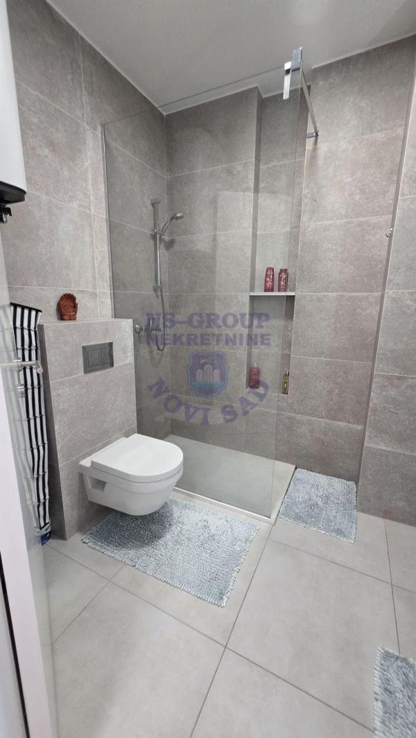 Slika 0 - Odličan četvorosoban stan na potezu Cara Dušana 