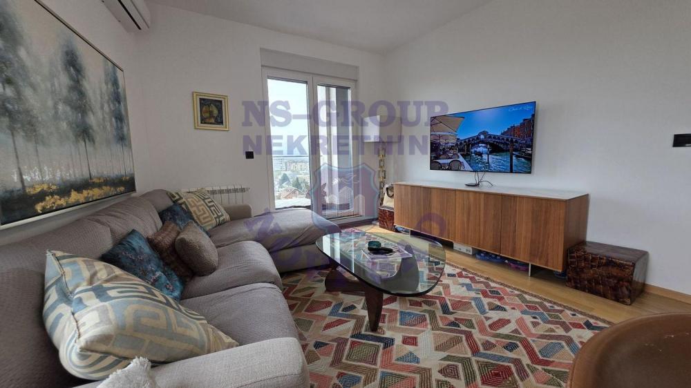 Slika 10 - Odličan četvorosoban stan na potezu Cara Dušana 