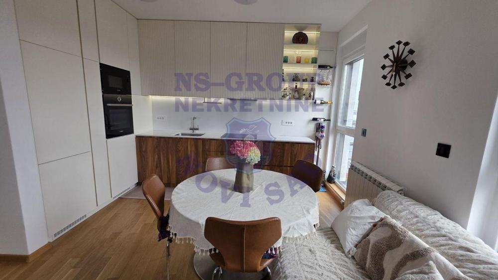 Slika 8 - Odličan četvorosoban stan na potezu Cara Dušana 