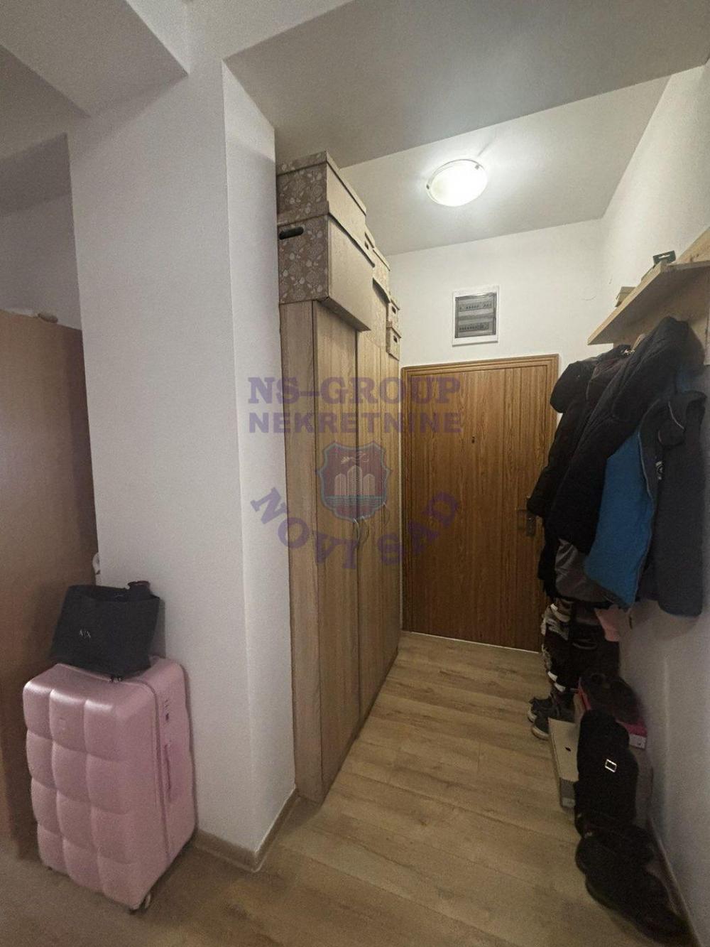 Slika 6 - Dvosoban, 37m2, Podbara Novi Sad, sa terasom, ima lift