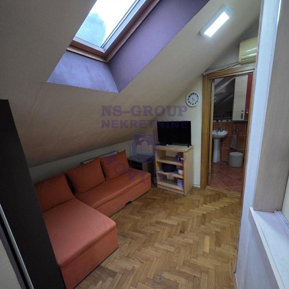 Slika 3 - Sestosoban stan, 105m2, Cara Dusana