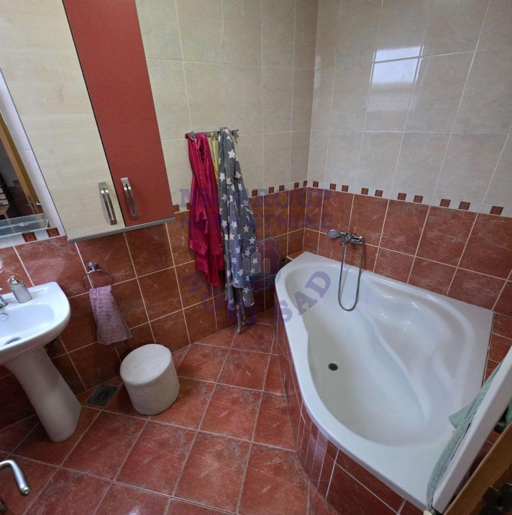 Slika 8 - Sestosoban stan, 105m2, Cara Dusana