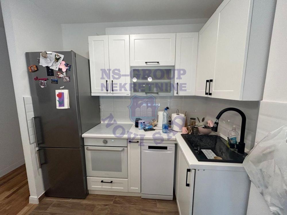 Slika 5 - Cetvorosoban stan u Petrovaradinu