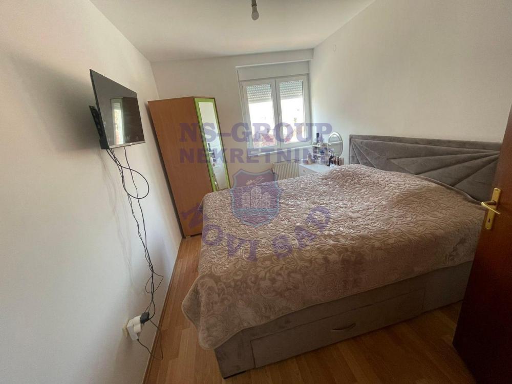 Slika 4 - Trosoban, 82m2, Podbara Novi Sad, sa terasom