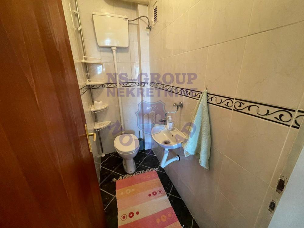 Slika 3 - Trosoban, 82m2, Podbara Novi Sad, sa terasom