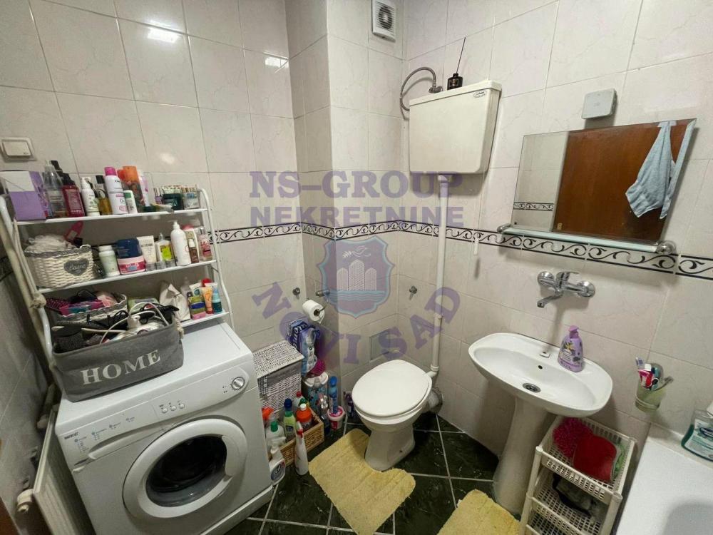 Slika 1 - Trosoban, 82m2, Podbara Novi Sad, sa terasom