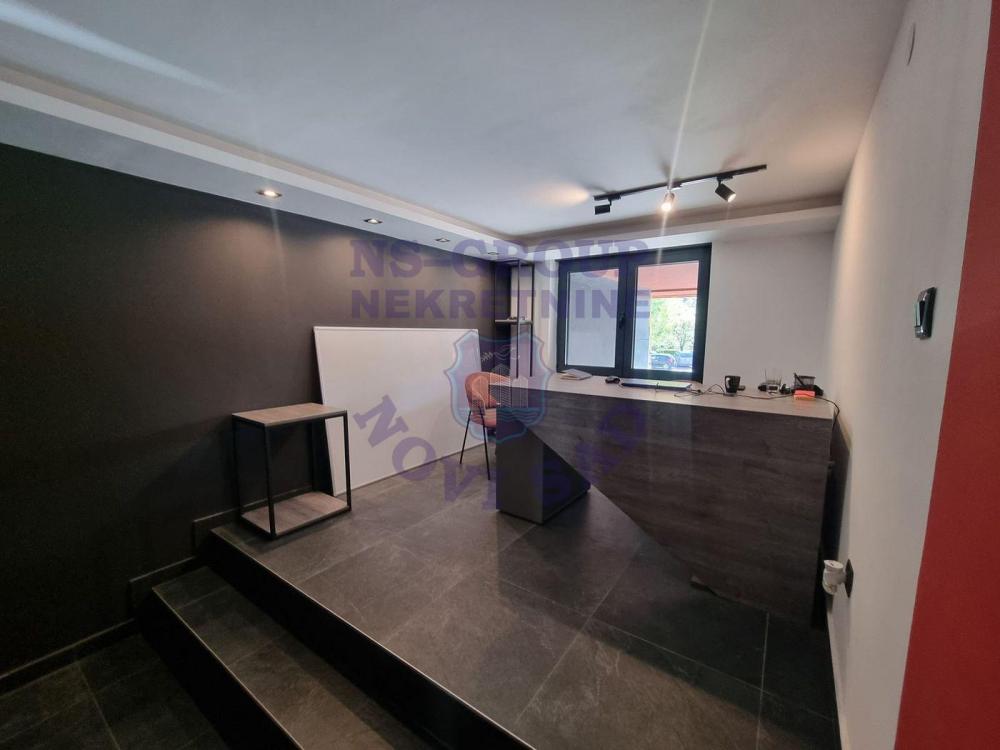 Slika 3 - Dvosoban, 74m2, Nova Detelinara Novi Sad, ima lift