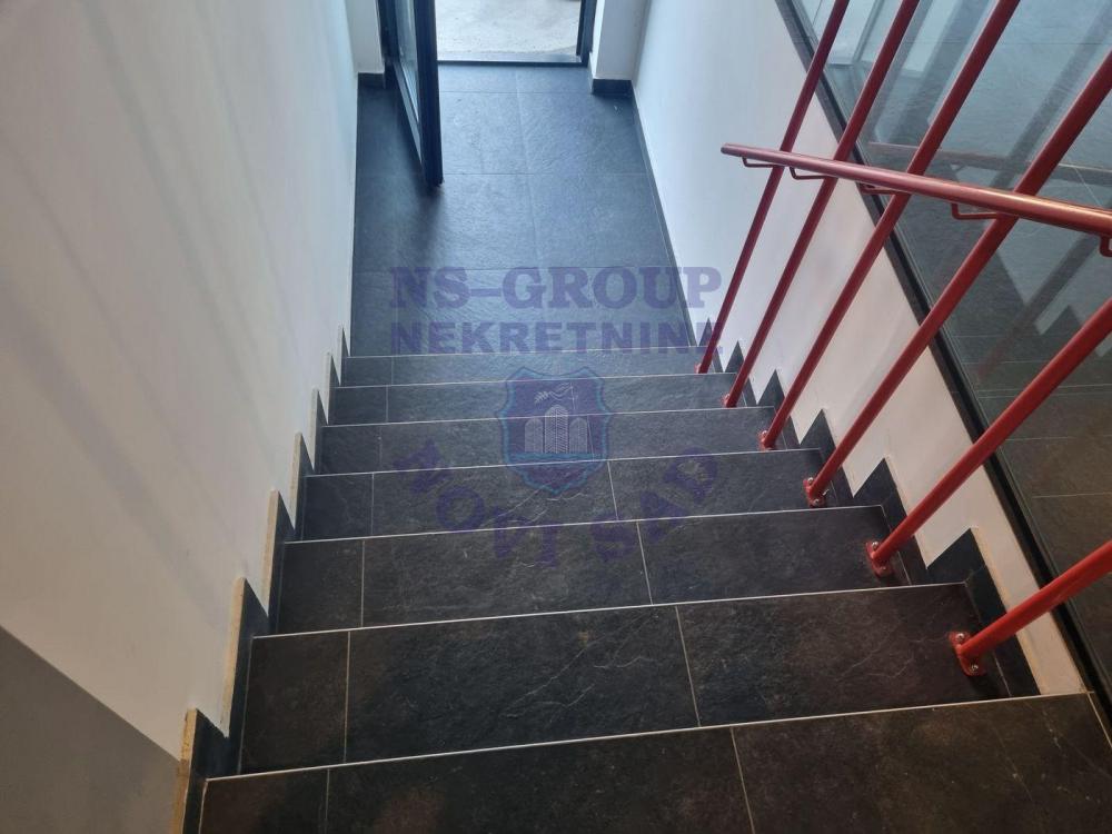 Slika 5 - Dvosoban, 74m2, Nova Detelinara Novi Sad, ima lift