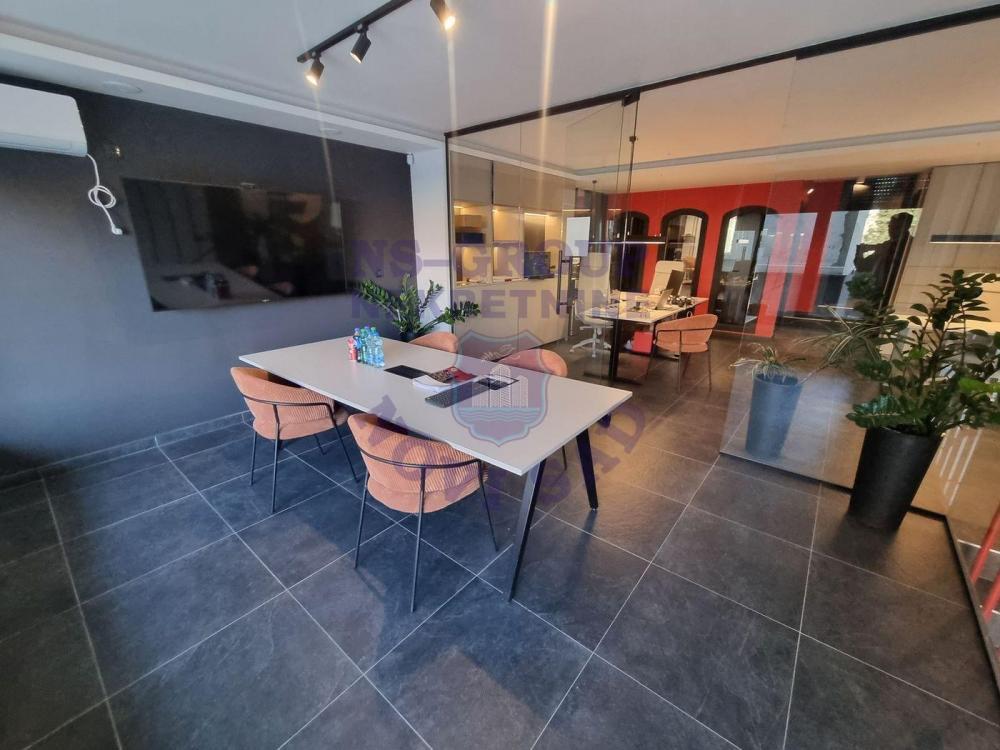 Glavna slika -Dvosoban, 74m2, Nova Detelinara Novi Sad, ima lift