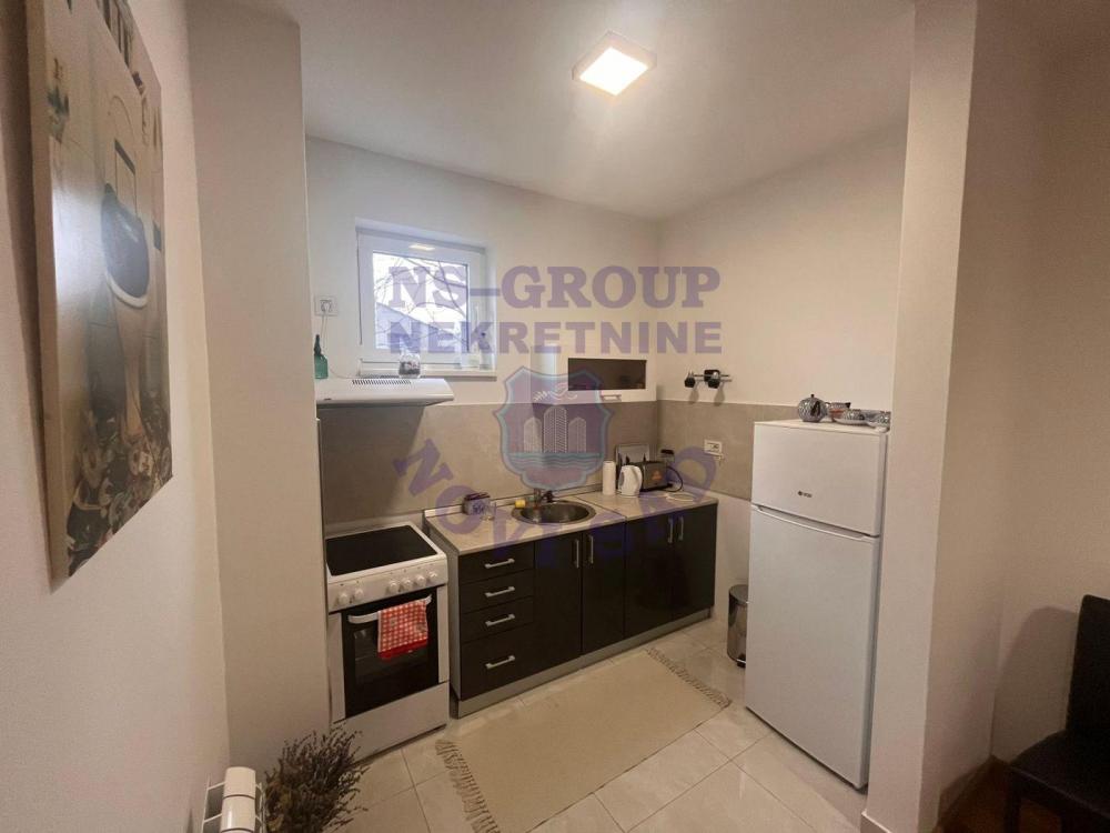 Slika 5 - Jednoiposoban, 35m2, Novi Sad centar Novi Sad