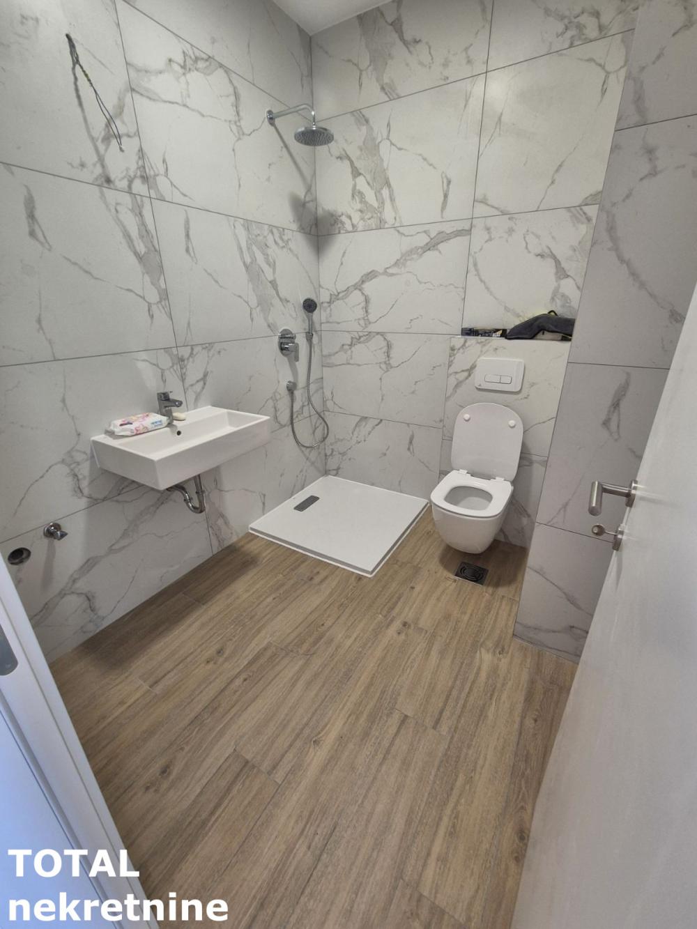 Slika 4 - Stan,NOVI SAD,TELEP,kv: 31.00, € 94550, ID: 1102202