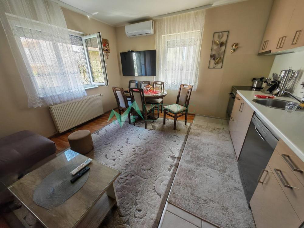 Glavna slika -Veternička rampa. 66m2, kompletno namešten trosoban stan sa parking mestom. 