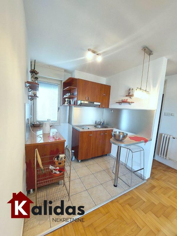 Slika 10 - Stan,NOVI SAD,BULEVAR,kv: 51, € 152440, ID: 1008702