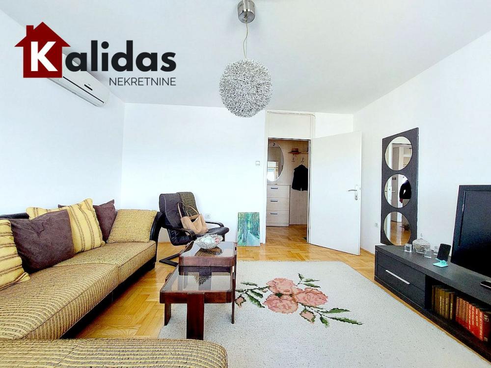 Slika 4 - Stan,NOVI SAD,BULEVAR,kv: 51, € 152440, ID: 1008702