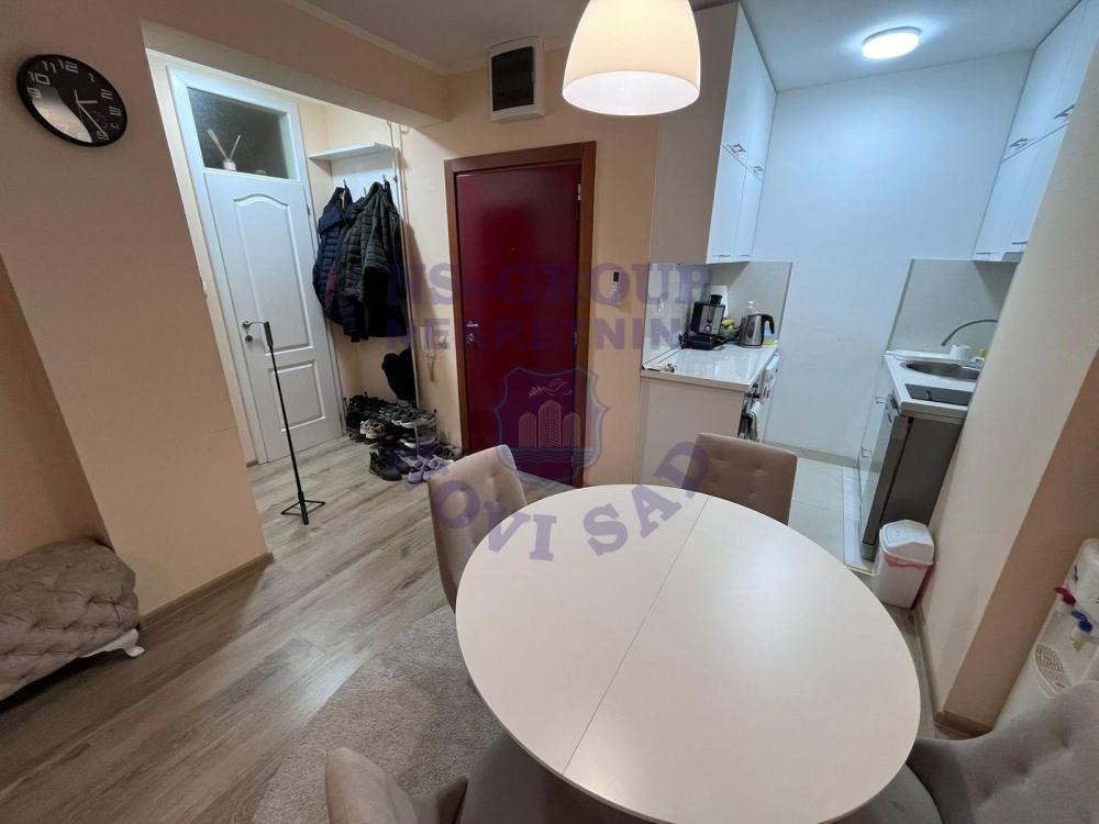 Slika 3 - Odlican dvosoban stan na Bulevaru Oslobodjenja!