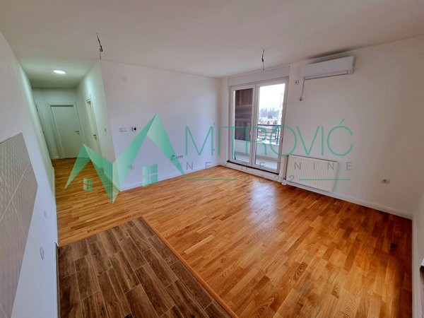 Slika 2 - NOVI SAD, BULEVAR PATRIJARHA PAVLA 