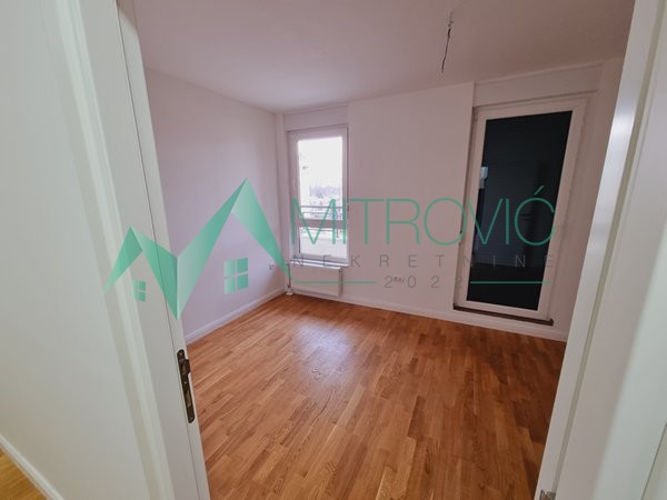 Slika 3 - NOVI SAD, BULEVAR PATRIJARHA PAVLA 