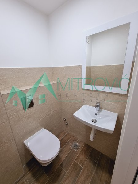 Slika 8 - NOVI SAD, BULEVAR PATRIJARHA PAVLA 