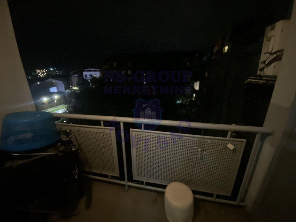 Slika 0 - Jednoiposoban, 36m2, Adamovićevo naselje Novi Sad, sa terasom, ima lift