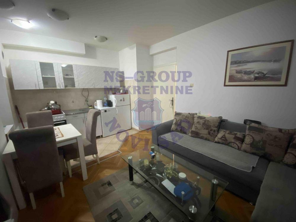 Glavna slika -Jednoiposoban, 36m2, Adamovićevo naselje Novi Sad, sa terasom, ima lift