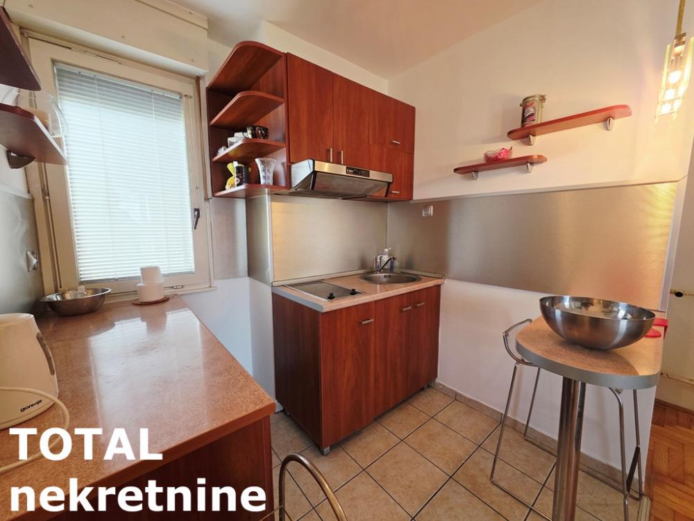 Slika 8 - Stan,NOVI SAD,-,kv: 51.00, € 148000, ID: 1102512