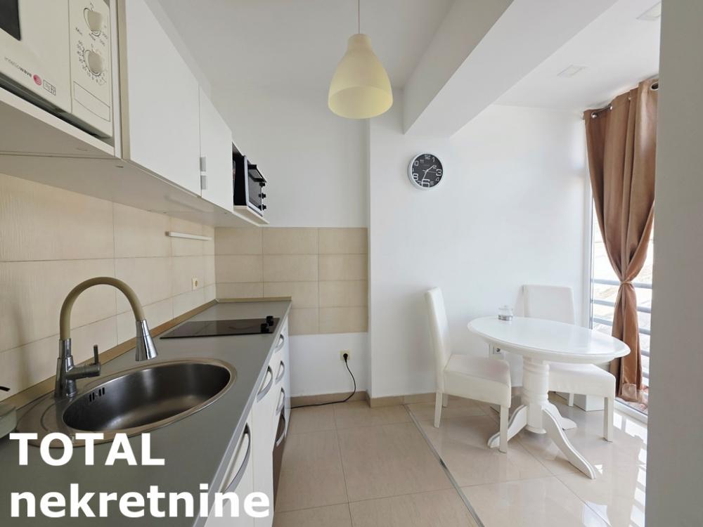 Slika 3 - Stan,NOVI SAD,CENTAR,kv: 24.00, € 95000, ID: 1102510