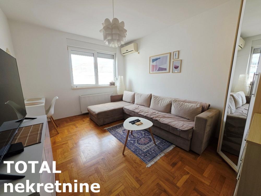Slika 2 - Stan,NOVI SAD,CENTAR,kv: 24.00, € 95000, ID: 1102510
