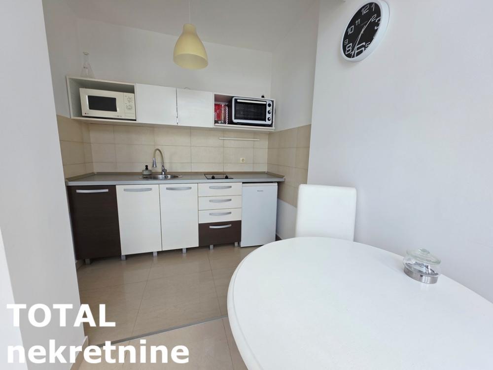 Slika 5 - Stan,NOVI SAD,CENTAR,kv: 24.00, € 95000, ID: 1102510