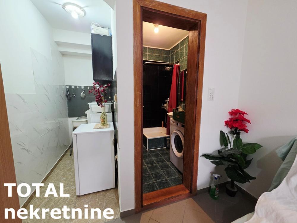 Slika 4 - Stan,NOVI SAD,AVIJACIJA,kv: 14.00, € 39000, ID: 1102505