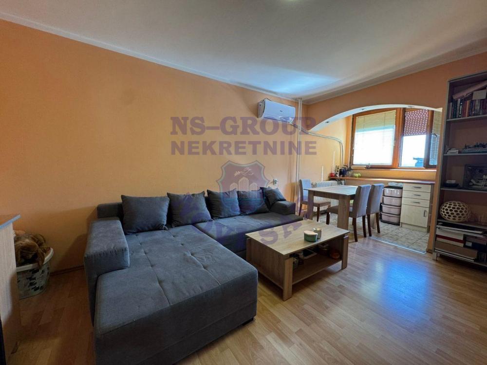 Glavna slika -Dvosoban, 42m2, Kej žrtava racije Novi Sad, sa terasom