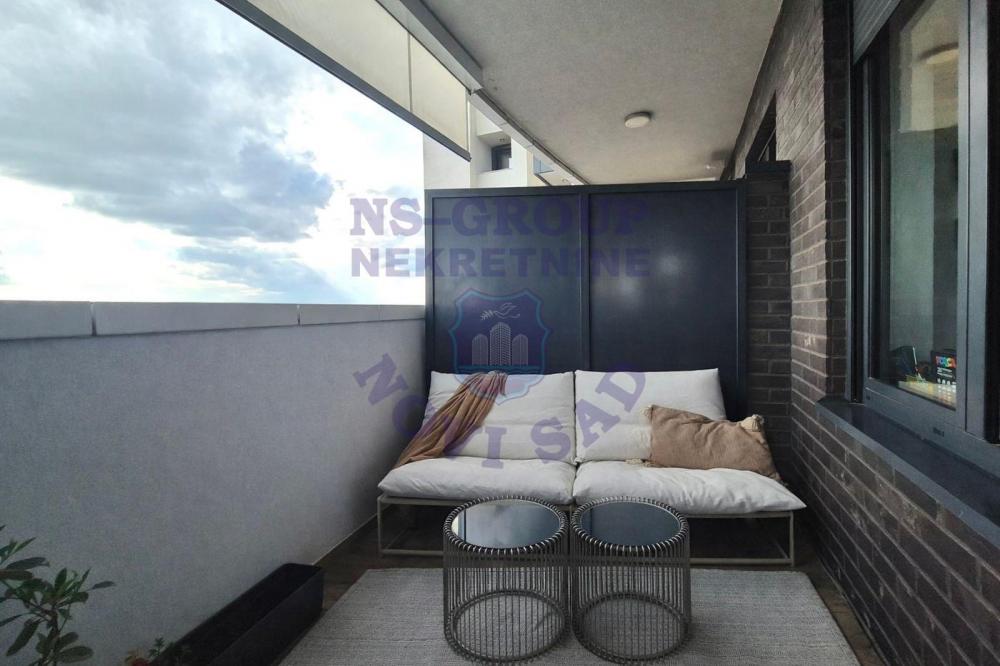 Slika 2 - Trosoban, 73m2, Trg slobode Novi Sad, sa terasom, ima lift