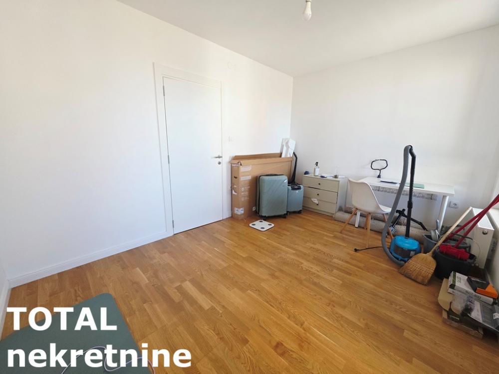 Slika 5 - Stan,NOVI SAD,BULEVAR PATRIJARHA PAVLA,kv: 65.00, € 165000, ID: 1102506