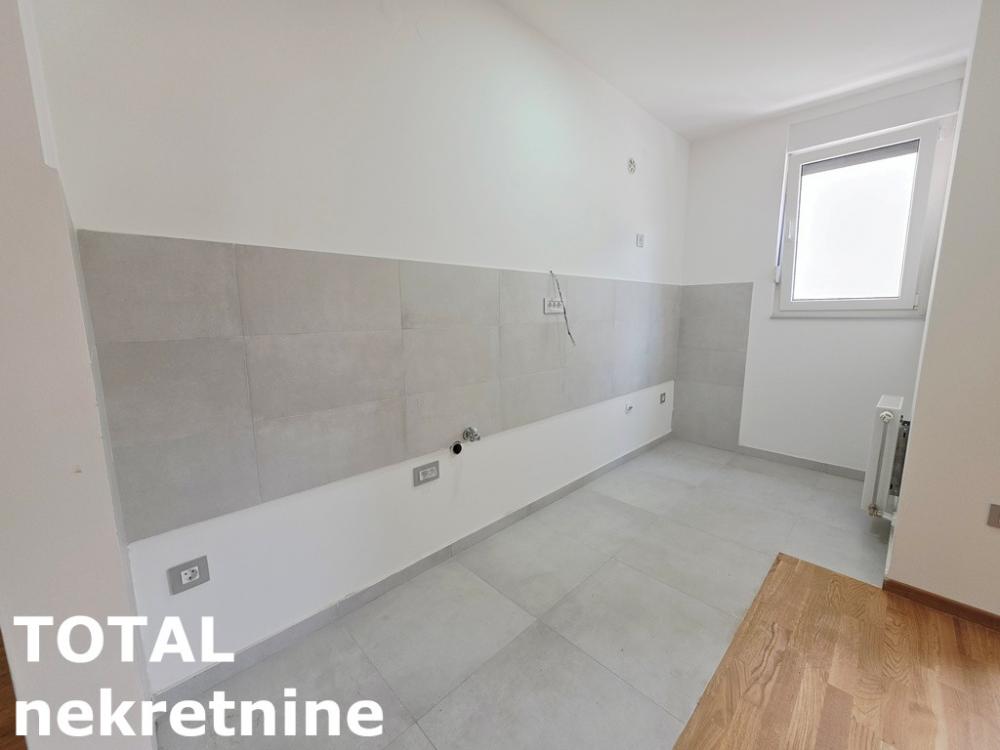 Slika 4 - Stan,NOVI SAD,TELEP,kv: 47.00, € 140000, ID: 1102382