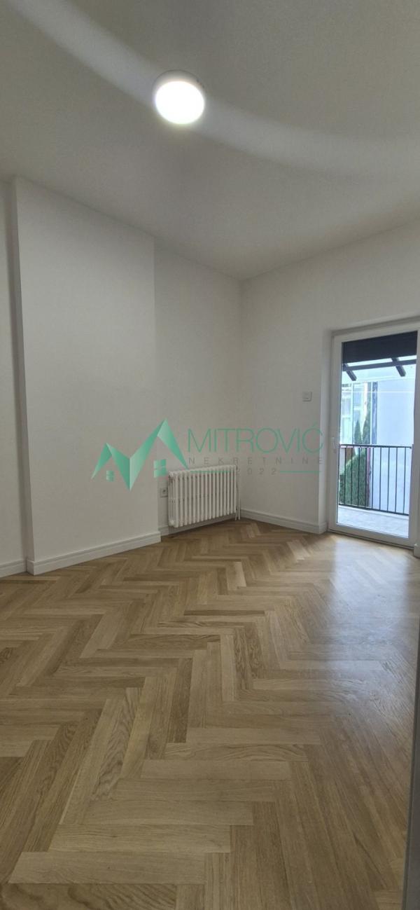 Slika 8 - Novi Sad, Centar - Kompletno renoviran Trosoban stan 75m2 u Centru Novog Sada 