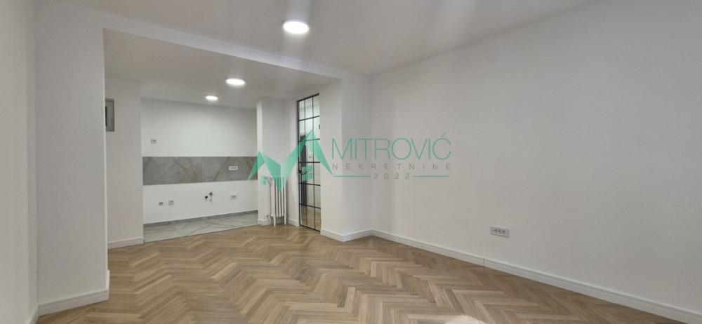 Slika 4 - Novi Sad, Centar - Kompletno renoviran Trosoban stan 75m2 u Centru Novog Sada 