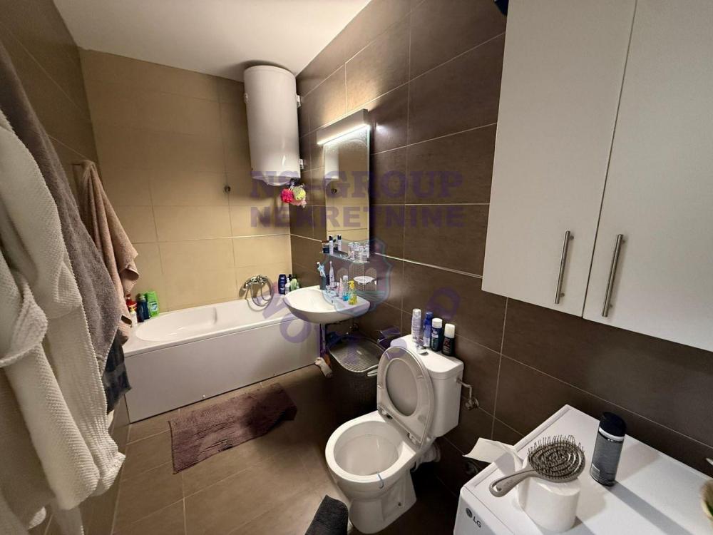 Slika 11 - Četvorosoban, 114m2, Sremska Kamenica Novi Sad, sa terasom, ima lift