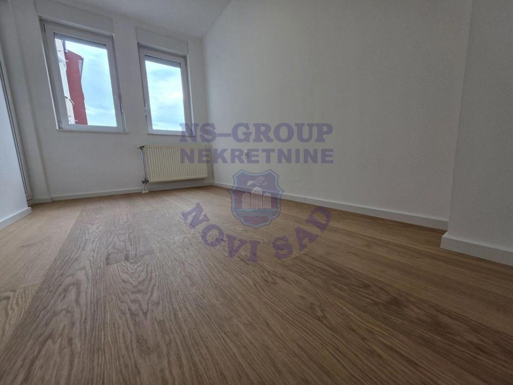 Slika 5 - Dvosoban, 39m2, Podbara Novi Sad, sa terasom, ima lift